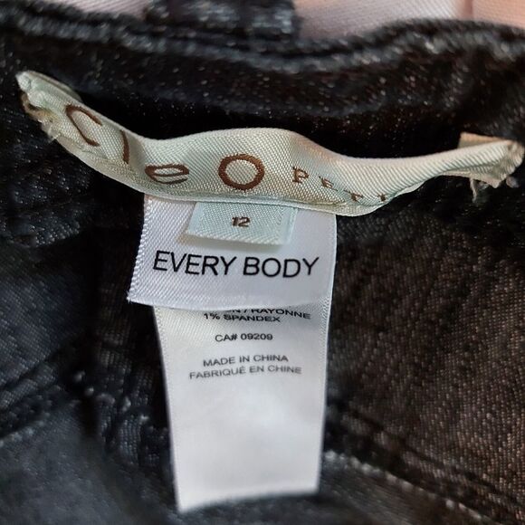 CLEO Jean Shorts Size 12 - Picture 3 of 4